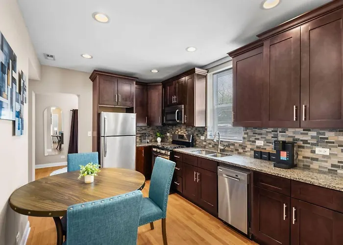 The Bucklogan Nest Sleeps 6 Walk To Blue Line - * Chicago